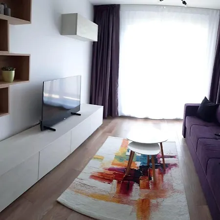 Apartment 3 Camere Брашов