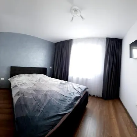 Apartment 3 Camere Брашов